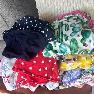 Bundle of baby girls clothes size 18-24 months.